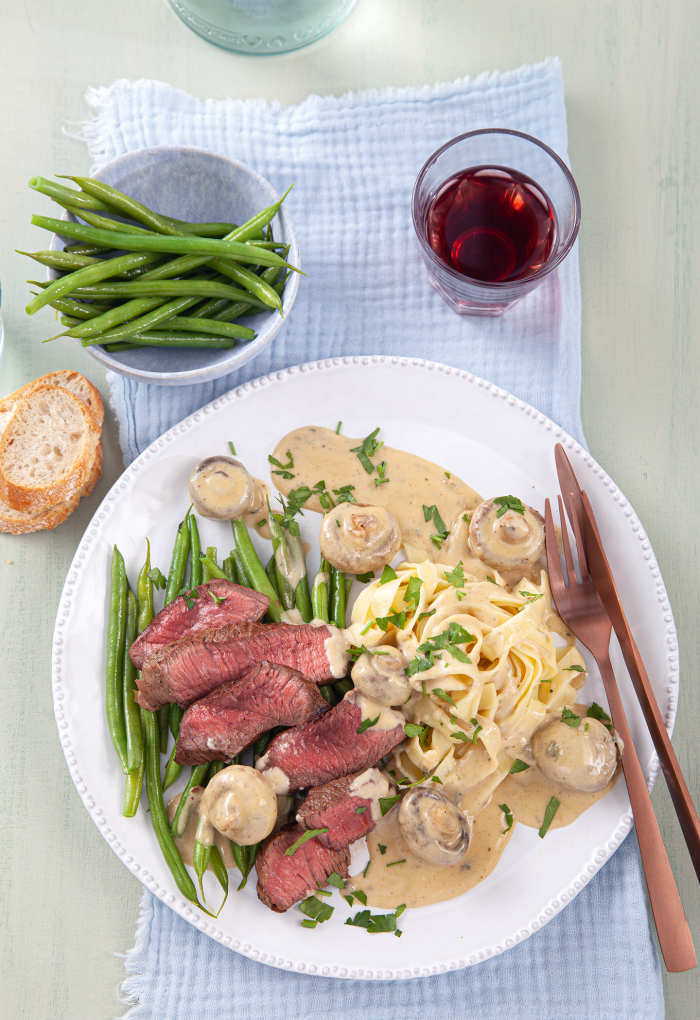 Bistro biefstuk met verse pasta en&nbsp;kaassaus
